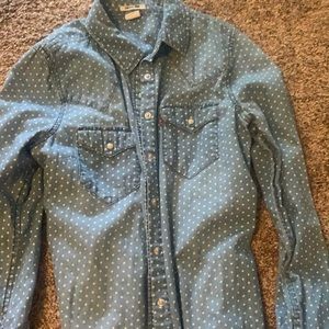 Women’s Levi Chambray Shirt